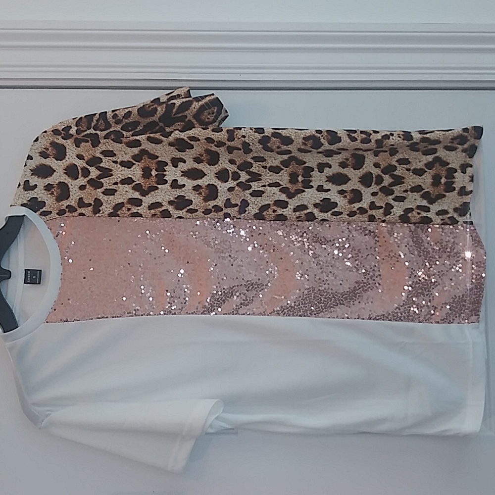 Shein Mens Leopard Panel Contrast Sequins Tee
